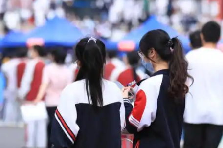 今年李华会参与高考英语吗
