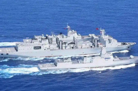 中国双航母赴太平洋训练 画面曝光