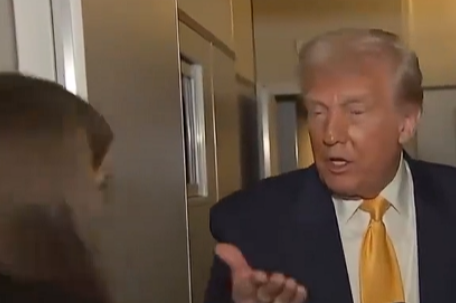 特朗普当着孙女的面羞辱记者