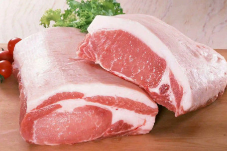 猪肉撒硼砂是旧视频？市场方澄清 