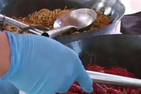 郑州一五星级酒店摆地摊日入3万