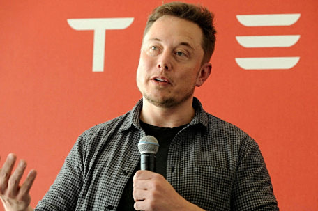 马斯克:Grok最迟下周用于特斯拉汽车