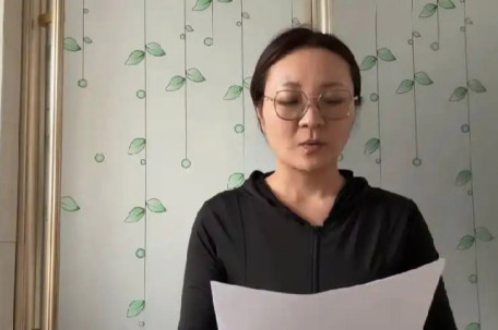 胖东来红内裤案当事人鞠躬道歉