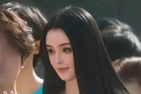 高校回应聋哑女生因长相完美被质疑