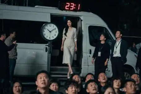 曝某艺人参加综艺录制迟到12小时