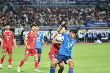 南通2比1徐州再度登顶苏超榜首