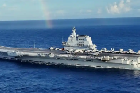 中国双航母实战训练遭外军跟踪监视