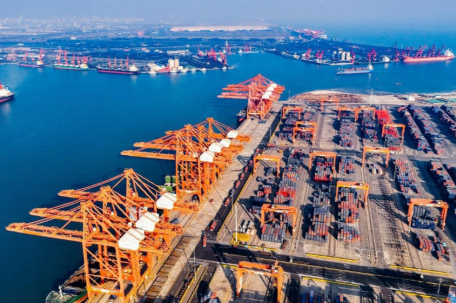 中国外贸在复杂环境中稳健前行