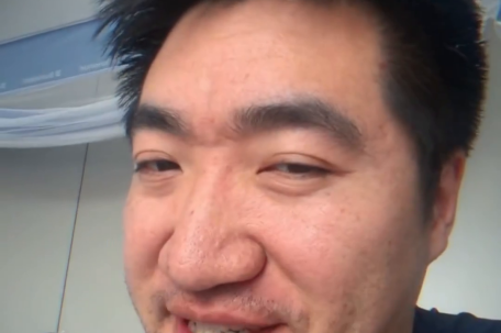 英语听力配音员露脸了
