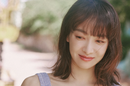 宋茜现身医院眼科就诊 