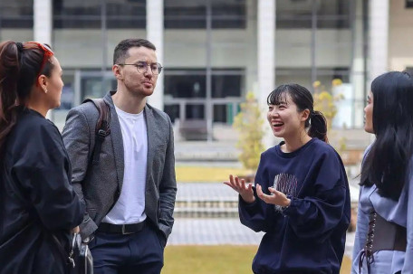 特朗普不要的中国留学生全球抢着要