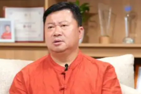 卤鹅哥谈爆红前:妈妈帮借钱追甲亢哥