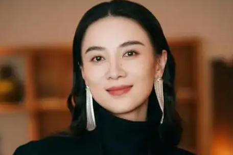 宋佳视后领奖现场哭了