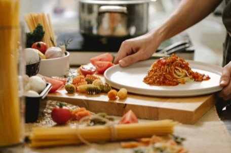 东南大学食堂招博士 校方回应