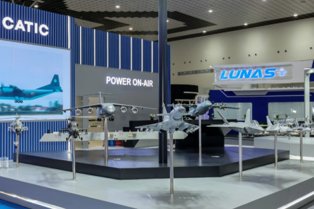 歼-10CE登上中国展台C位