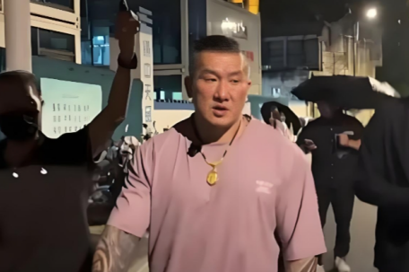 台湾网红被投喂“大陆美食三件套”