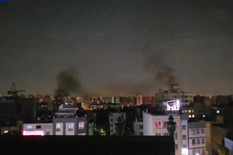 以色列称空袭伊朗国防部总部 