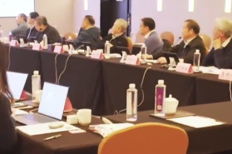这场答辩 教授来了也得汗流浃背