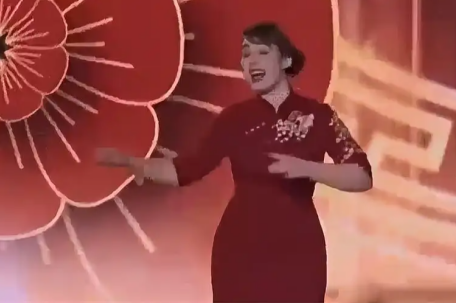 美国美女端午晚会唱东北民歌