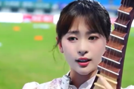 苏州小娘鱼现场弹唱加油助威