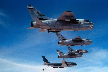 英国宣布：向中东增兵