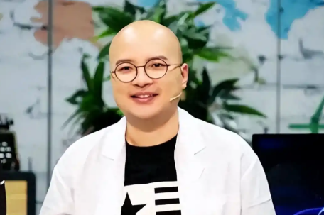 易小星坐飞机遇大风写遗书