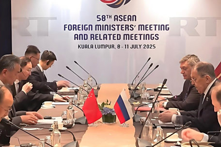 王毅会见俄罗斯外长拉夫罗夫