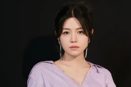 陈妍希方回应与酷似陈晓男子聚餐