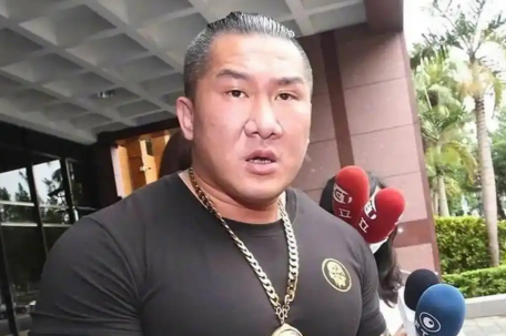 台网红“馆长”：大桥超级无敌霹雳长