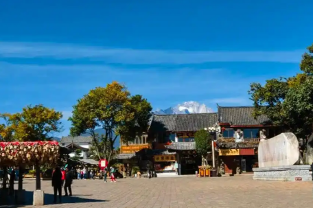 工作人员回应进丽江古城要交50元