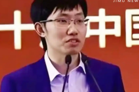 DeepSeek创始人17岁上浙大