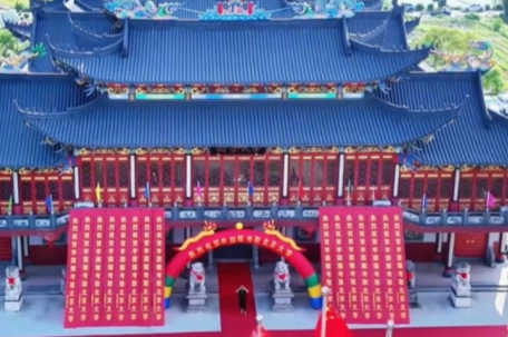 当地回应考生考上北大在宗祠办仪式