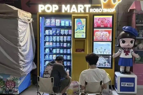 LABUBU爆火背后 黄牛一周净赚37万