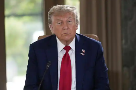 特朗普：伊朗“非常接近”拥有核武器 