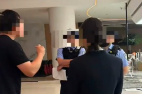 打碎酒店台灯被凌晨敲门要求赔3000 