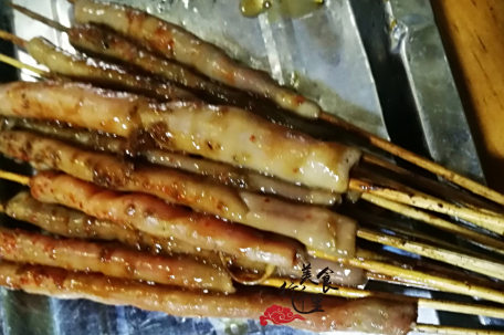 饭店老板称不搞“双标”就活不下去