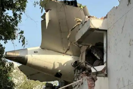 前民航机长：飞机拉起就坠毁太罕见