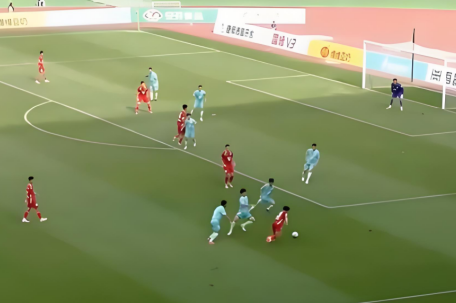 徐州球员晃开4人 对手愣在原地 
