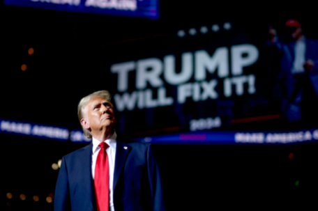 阅兵vs抗议 特朗普79岁生日不好过