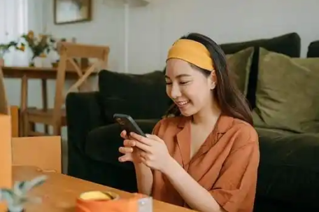 为什么年轻人不想再等快递