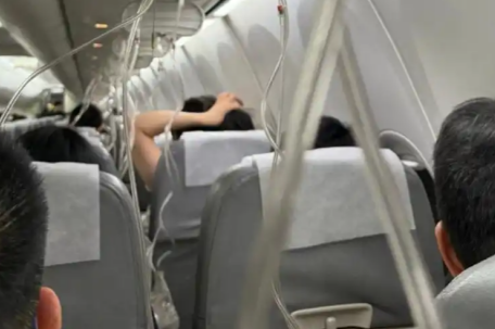 上海飞东京航班故障 高空速降7000米