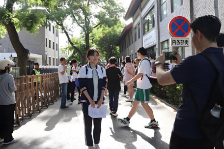 北京高考语文作文题全国最多