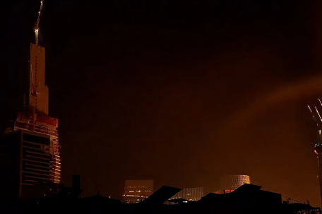 伊朗开火报复 以总理专机却飞去希腊