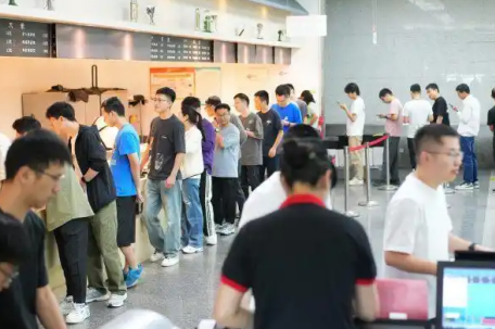 38岁男子吃老年食堂半年减60斤