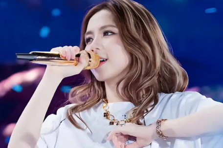 众星发文力挺邓紫棋