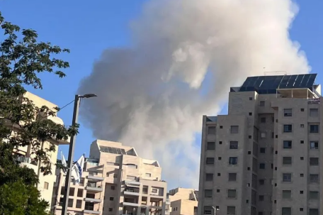 以军称伊朗向以色列发射超20枚导弹 