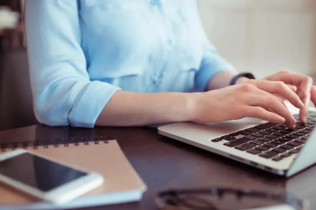 一公务员称孕期把工作分给合同工