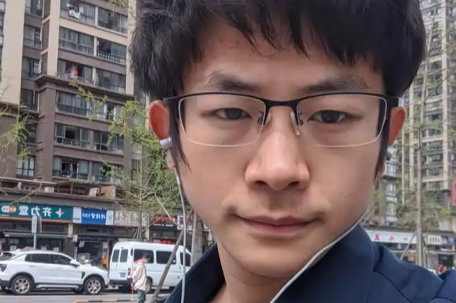 罗帅宇坠楼后手机拨打110为民警拨出