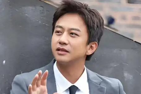 移民风波后邓超陪儿子等等训练