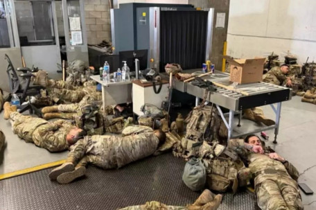 五角大楼回应士兵在洛杉矶睡地板